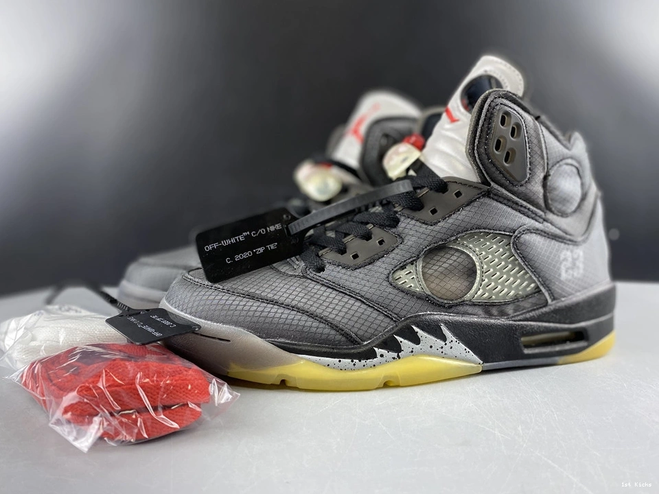 Jordan CT8480-001 Black  Retro 5 OWT 0217